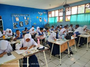 Lomba Poster - Plastic Clever Schools